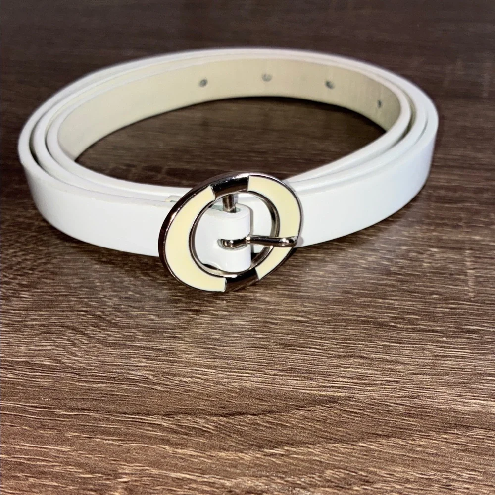 Vintage Women’s Elegant White Belt with Silver Buckle Large